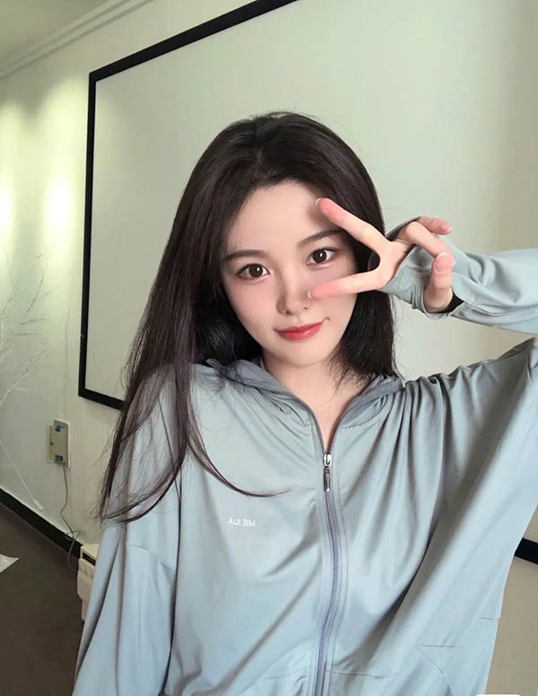 温哥华伴游大学生